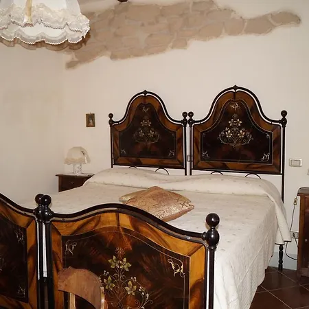 Agriturismo Bonzalone Farm stay